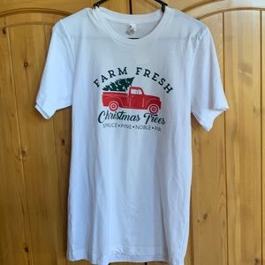 Woman’s Christmas Tree Farm shirt size small